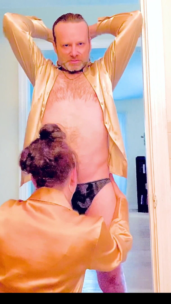 Satin Fetish King: Gold, MILF en satin, baise, fantasme fétiche