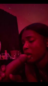 Yall vrei acest videoclip complet?