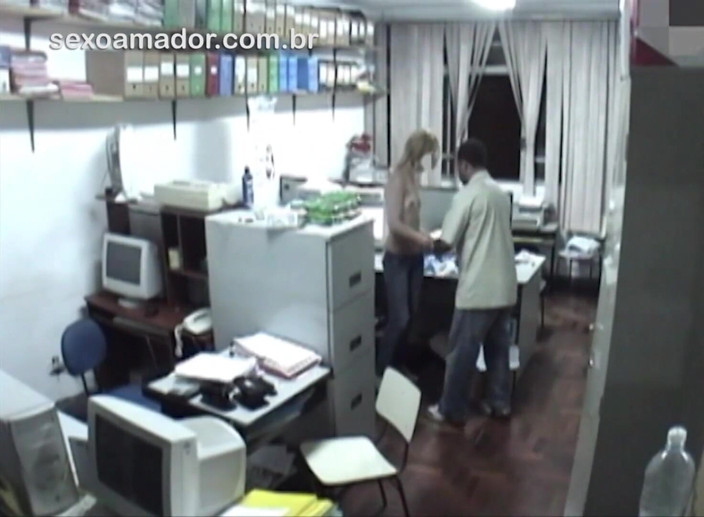 Amateurs videos: Horny employees having sex in the office after hours