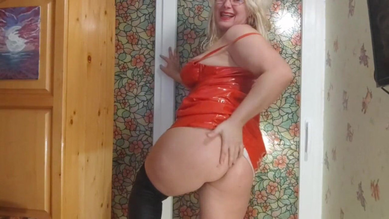 Putarankahotmilf: JOI och cum coundtown i latex och höga klackar