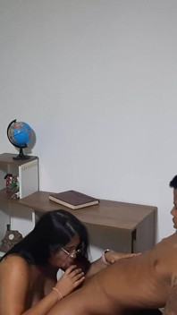 Melany menggoda saudara tirinya