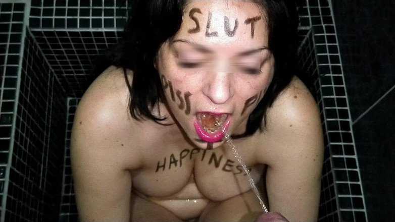 Toilet Mommy: Kroppsskrivande styvmamma tar hett piss