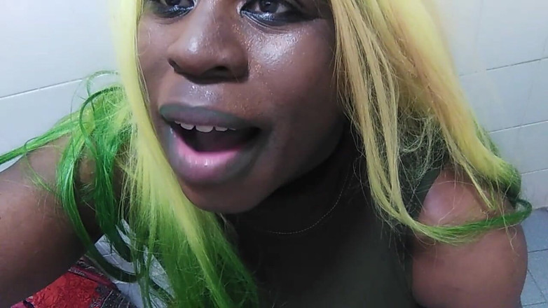 Anoniema Rose: Anoniema's Slutschool - Grön slampa