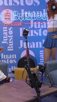 Megan Russo Si rambut merah kecil menunggang zakar dan mesin getaran dalam casting lucah - Juan Bustos Podcast