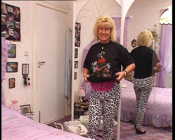 YOUR FIRST PORN: Oma Jasmin w Rosa Bielizna Wichst Wie Ein Teenie - Babcia...