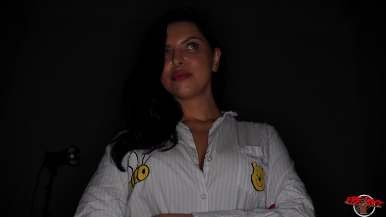 Freaky T: Busty MILF Kira Queen Handle Freakyt