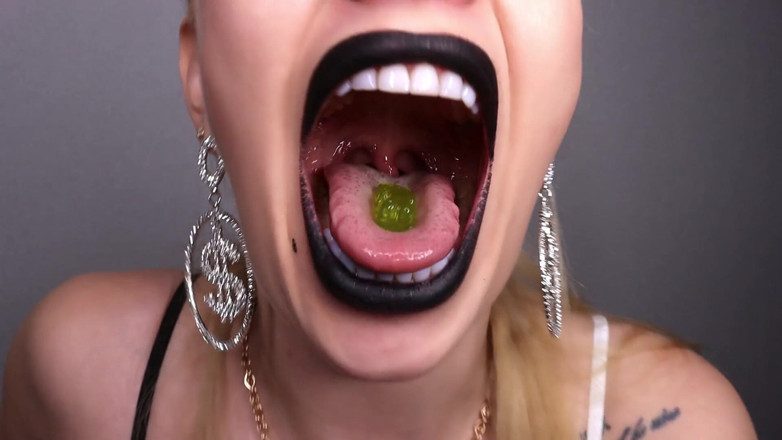 Goddess Misha Goldy: Giantess Swallowing Her Shrinking Slaves in Front of the Eyes...