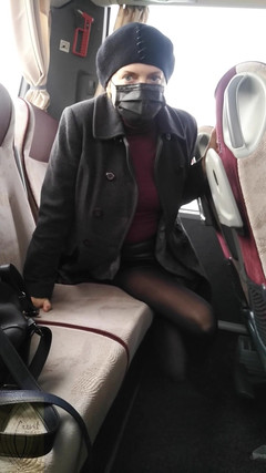 Mature_cunt: Sintribación de autobús público completamente vestida