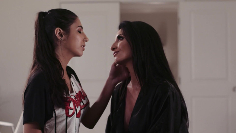 SweetheartVideo: Pengasuh lesbian 16_scene 1_lesbian penyayang