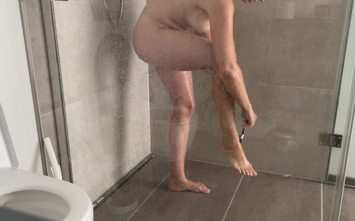 Outfalling Sex: Shaving Pussy and Ass in the Shower