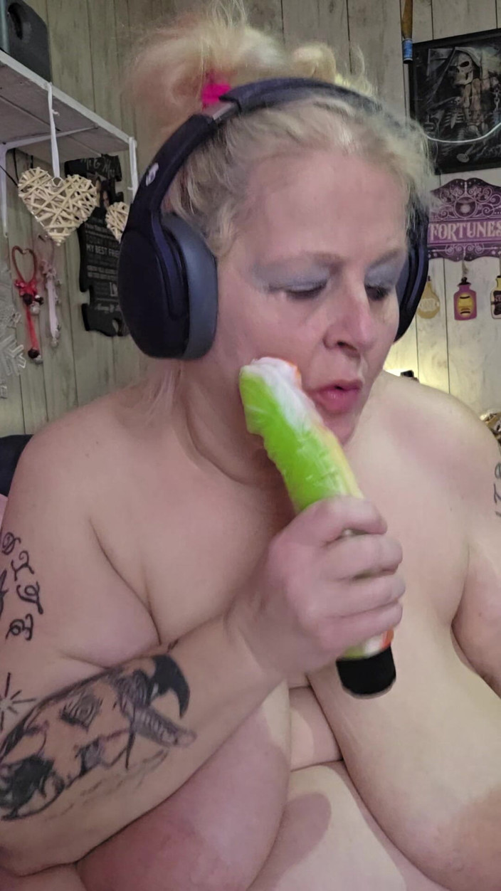 HerculesnVENUS: Una grande scopata imbavagliata in bocca a questa troia