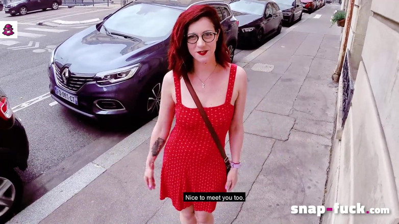 Snap Fuck: Drzá dívka Flora Milano si užívá špinavé rande! Snap-šukání