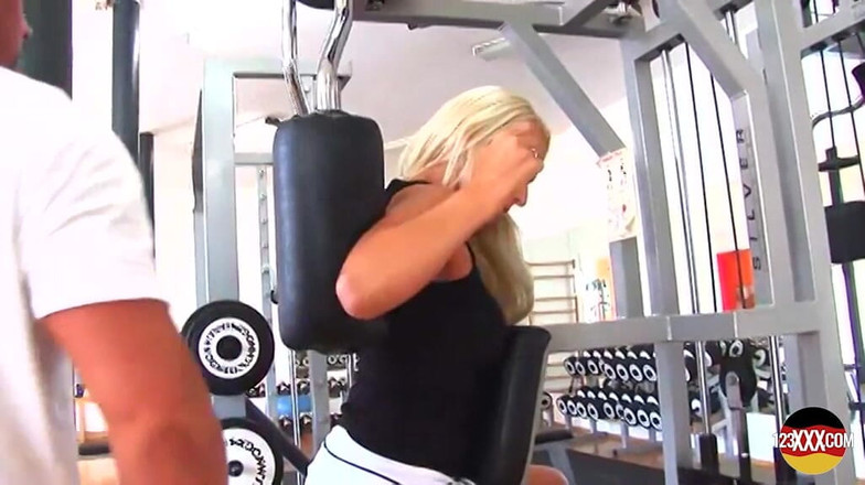 123XXX - 100% Amateurs: Жорстке тренування включає в себе хороший трах