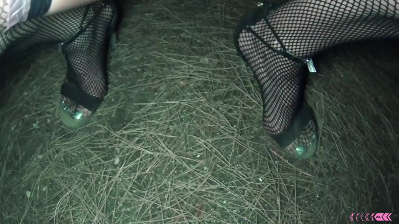 Nylondelux: Medias en el bosque oscuro