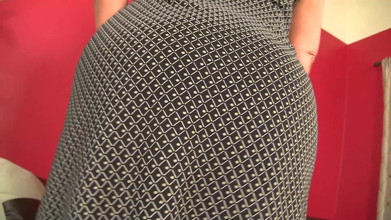 Squirting, sexsüchtige stieftochter schließt sich stiefmutter an