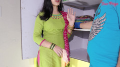 Your Priya: Desi Naukrani Priya piscia quando anale. Scopata ed inculata duramente...