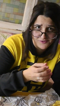 Istruzioni per masturbazione mentre mangio un hamburger - bunny Looner