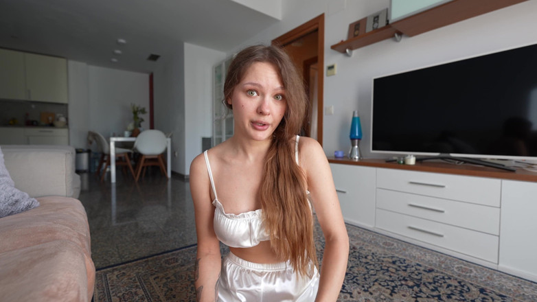 Alexa Poshspicy: Відео від першої особи, допомагаючи моїй зведеній сестрі знімати порно. Перший раз анальний. з дупи в рот. Facial Ce