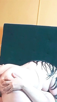 큰 엉덩이의 라티나와 열정적인 비 섹스 애호가