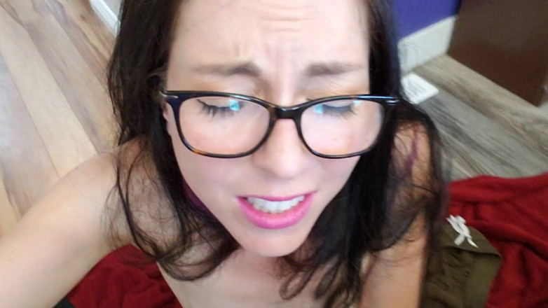 Nerdy_faery: तकिये पर पेशाब करते हुए