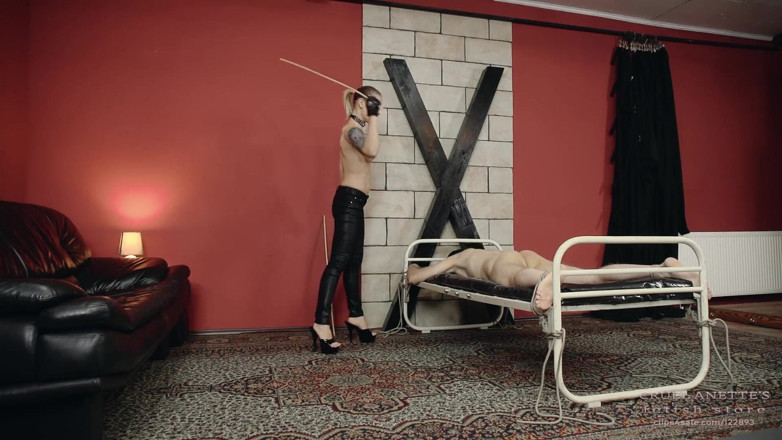 Cruel Anettes fetish world: Thick whipping