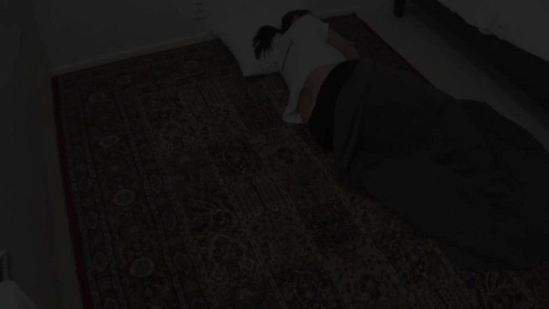Amateur Homemade Porn: 彼女の18歳の継息子に犯された大きな尻イランの継母