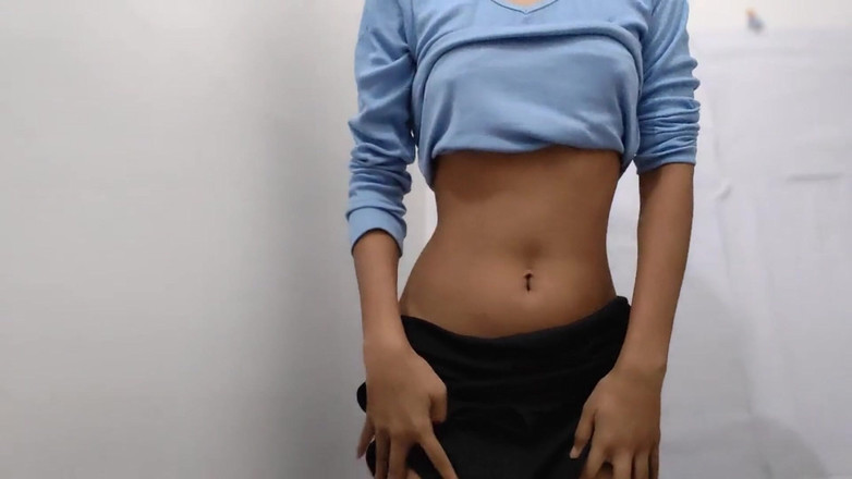 desigirl93: 短いスカートの可愛いエッチな女の子が興奮