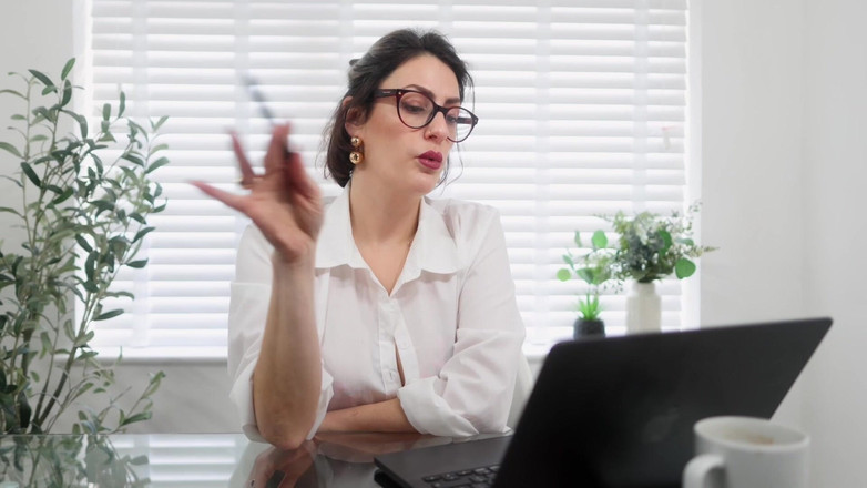 Countess diamond: Firma dei tuoi documenti di divorzio