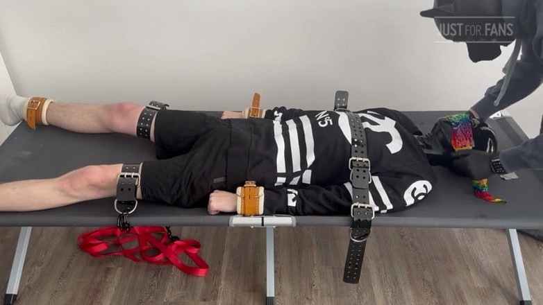 Inmate Cody and SubEdgeX: Gimp के लिए पानी सांस लेना