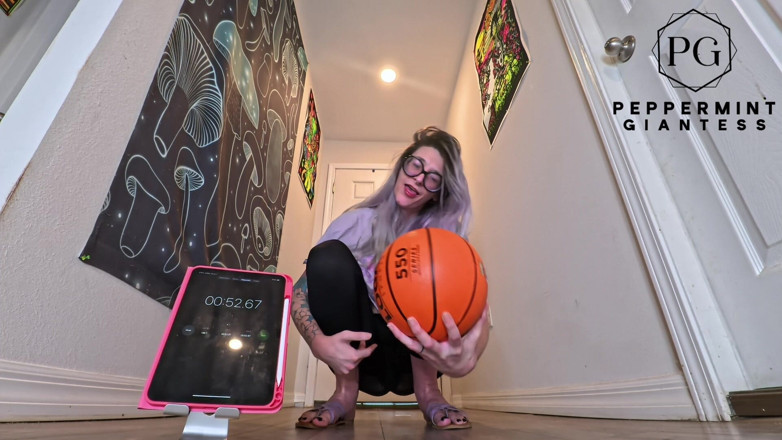 Peppermint Giantess: 6'7 Tall Goddess One-handed Basketball Hold Challenge How Long Can...