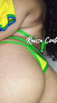 Menina brasileira com uma bunda grande
