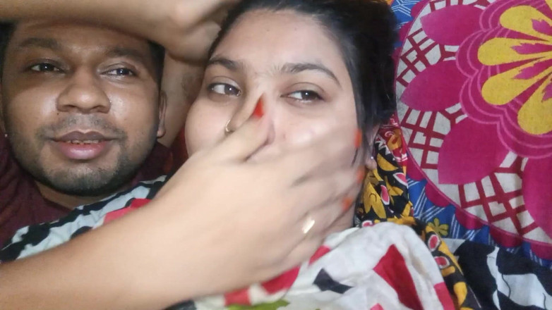 Desivideo: Une bhabhi desi s’amuse avec son mari 2025