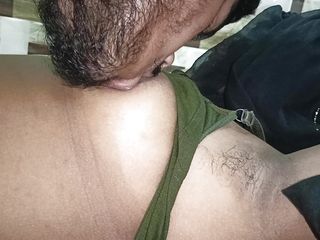 Desi Bhabhi 01: Bạn gái của tôi lần đầu tiên quay video bức xúc