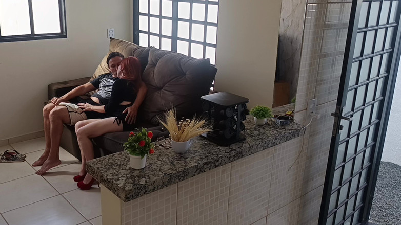 Porcelain Doll: Suami yang mencurigakan memasang kamera di rumah dan menangkap isteri...