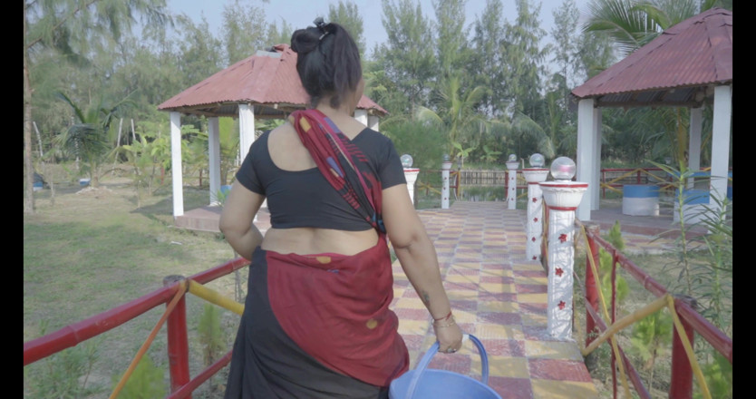 Bull Top 7: Indisches bhabi ka Pani mai thukai heißes indisches porno-video