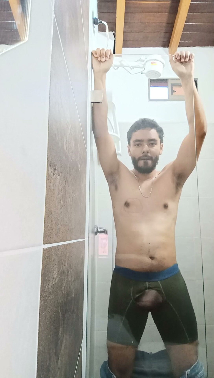 Tommhot: So Hot Masturbating in the Bathroom