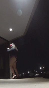 Solo Sissy CD w syssyfication wideo na zewnątrz