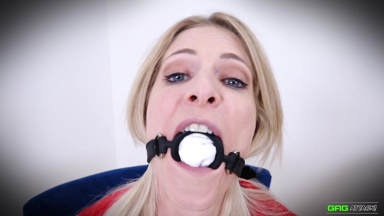 Gag Attack: Rebecca Leah - peranti gag berganda
