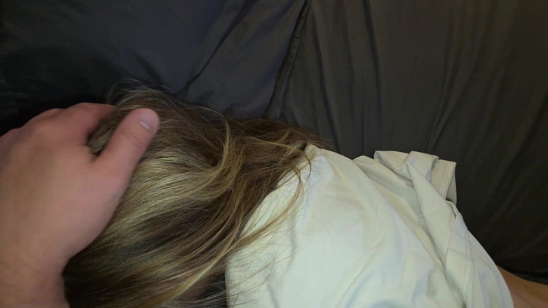 Gigi oficial: 18letá Cutie chtěla vyzkoušet nové sexuální polohy.