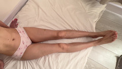 Gigi oficial: 18歳の女の子が今日気分が良くて、ゆっくりお尻の穴を舐めてほしいと頼む