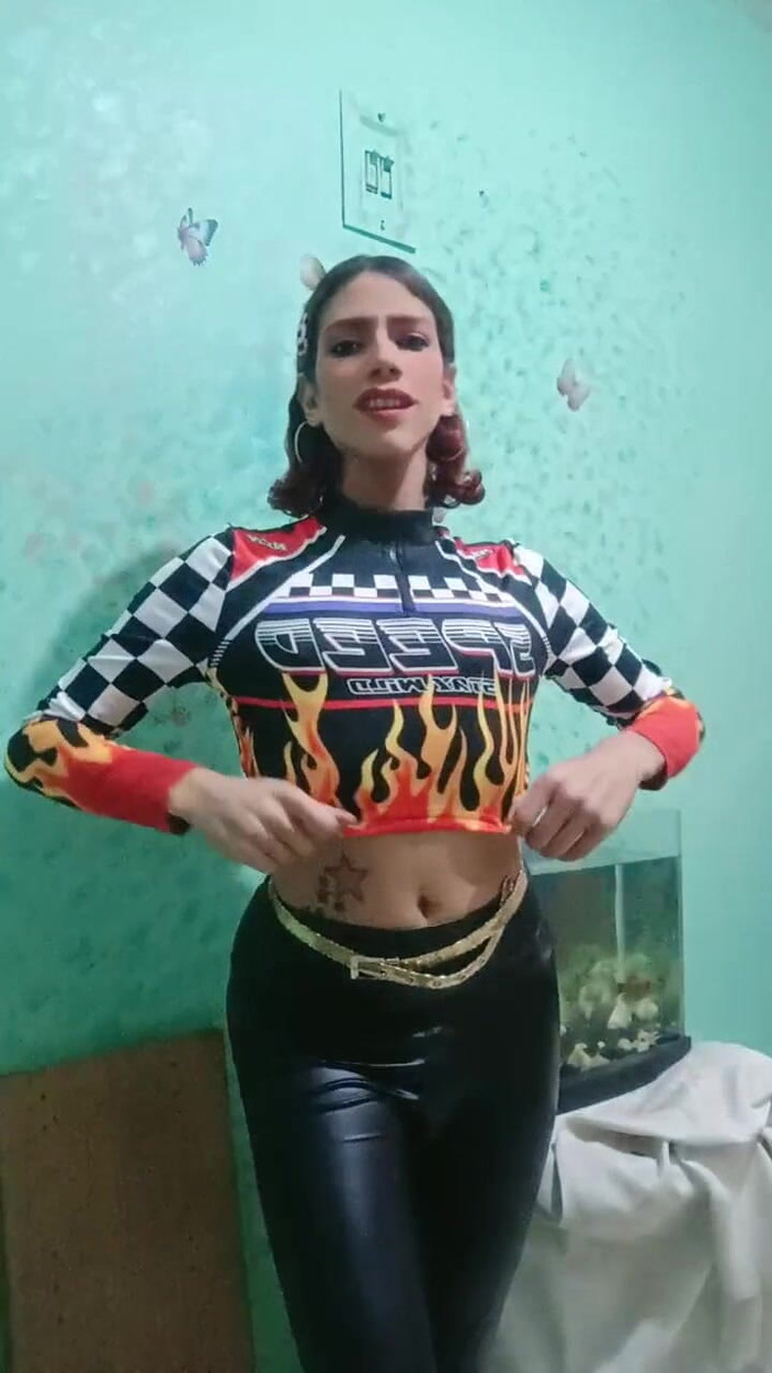 Femboy from Colombia: Size hizmet etmek için buradayız