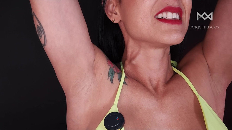 Angelmuscles: POV je personal trainer robot - biceps protocol geactiveerd