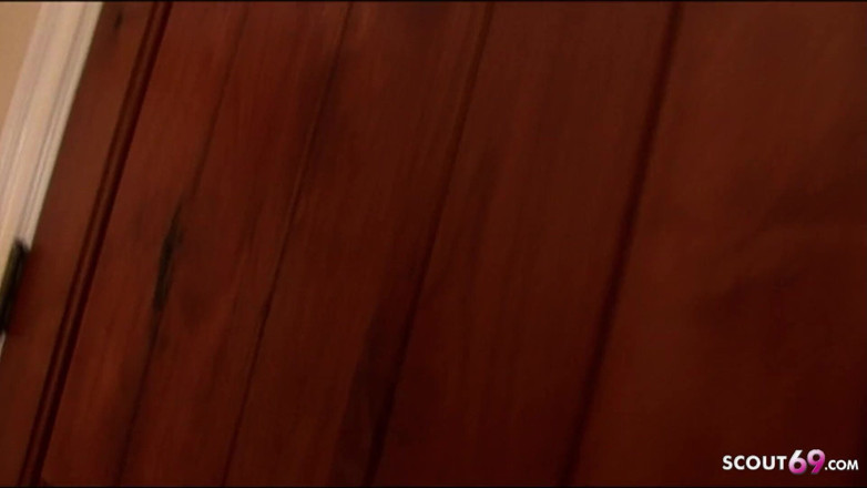 Full porn collection: Geile milf janet bestellt einen schwarzen toyboy mit einem großen...