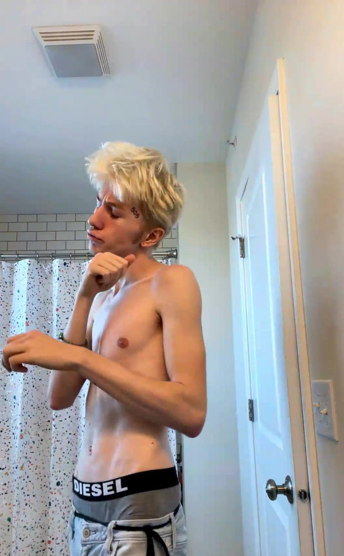 GhostCams: Stream spuštěn. 21.11.2022 08:22 Pm Čištění zubů, abych mohl pokračovat s úsměvem na nenávisti