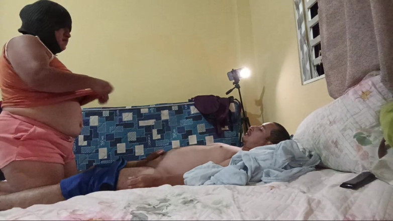 Stepmom_with_big_tits: Çok azgın üvey babam lezzetli büyük yarak.