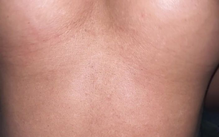 Loren Khalifa: De natuurlijke tieten van deze zwarte slet zijn geweldig