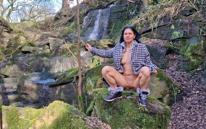 Nicky Brill: Naked MILF Outdoors