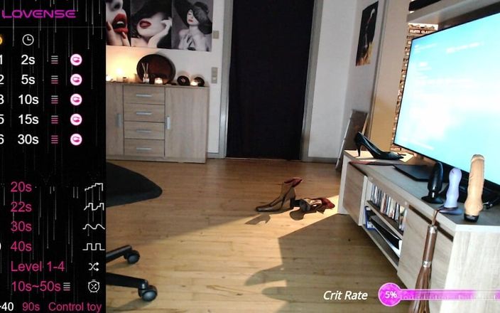 wicki von trannyston: Billenkoek en dildo zuigen online met controle van mijn weelderige...