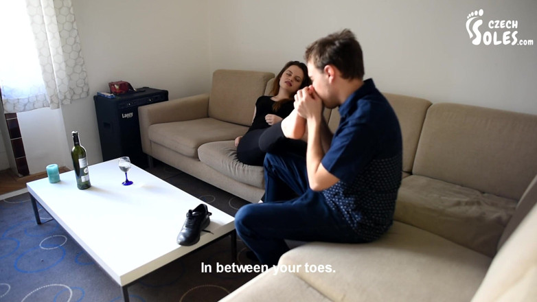 Czech Soles - foot fetish content: Bare feet in sneakers after workout