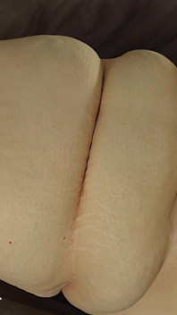 大きくて太くてジューシーな膣、年配のヒジャブ女性が大きな胸と大きなお尻を見せびらかすのが好きで、オナニーを促す - BBW SSBBW